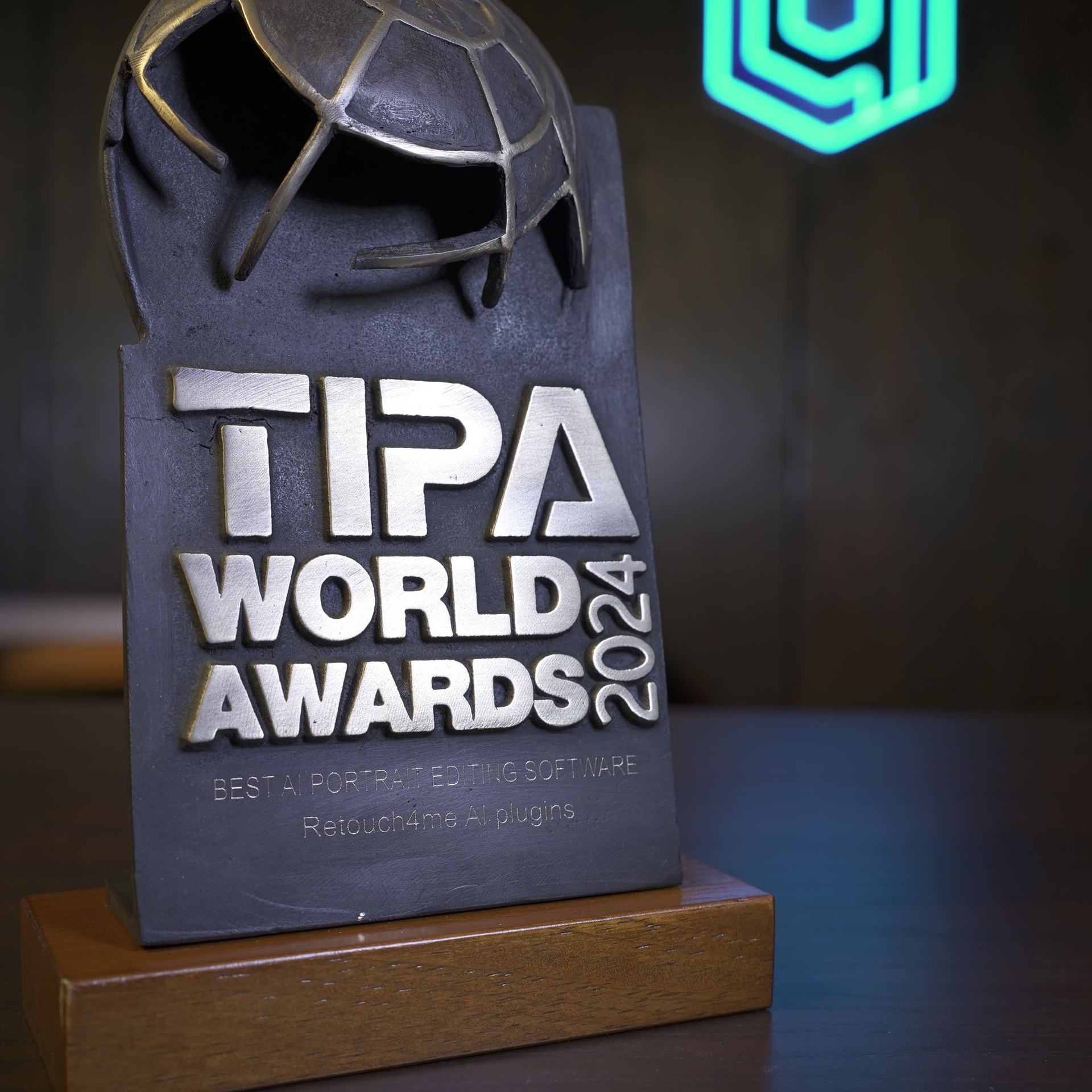 Retouch4me Ganha o Prêmio TIPA World Awards 2024
