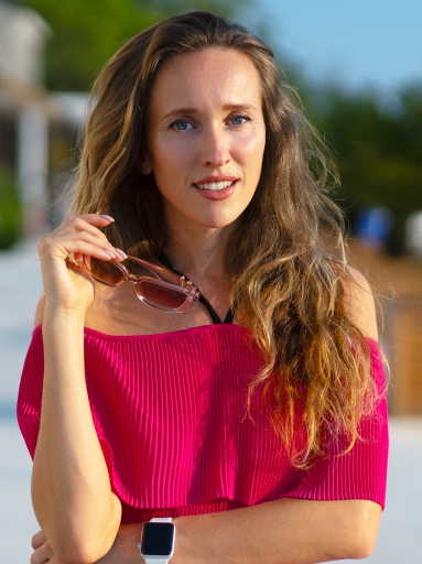 Business portrait pose crop result